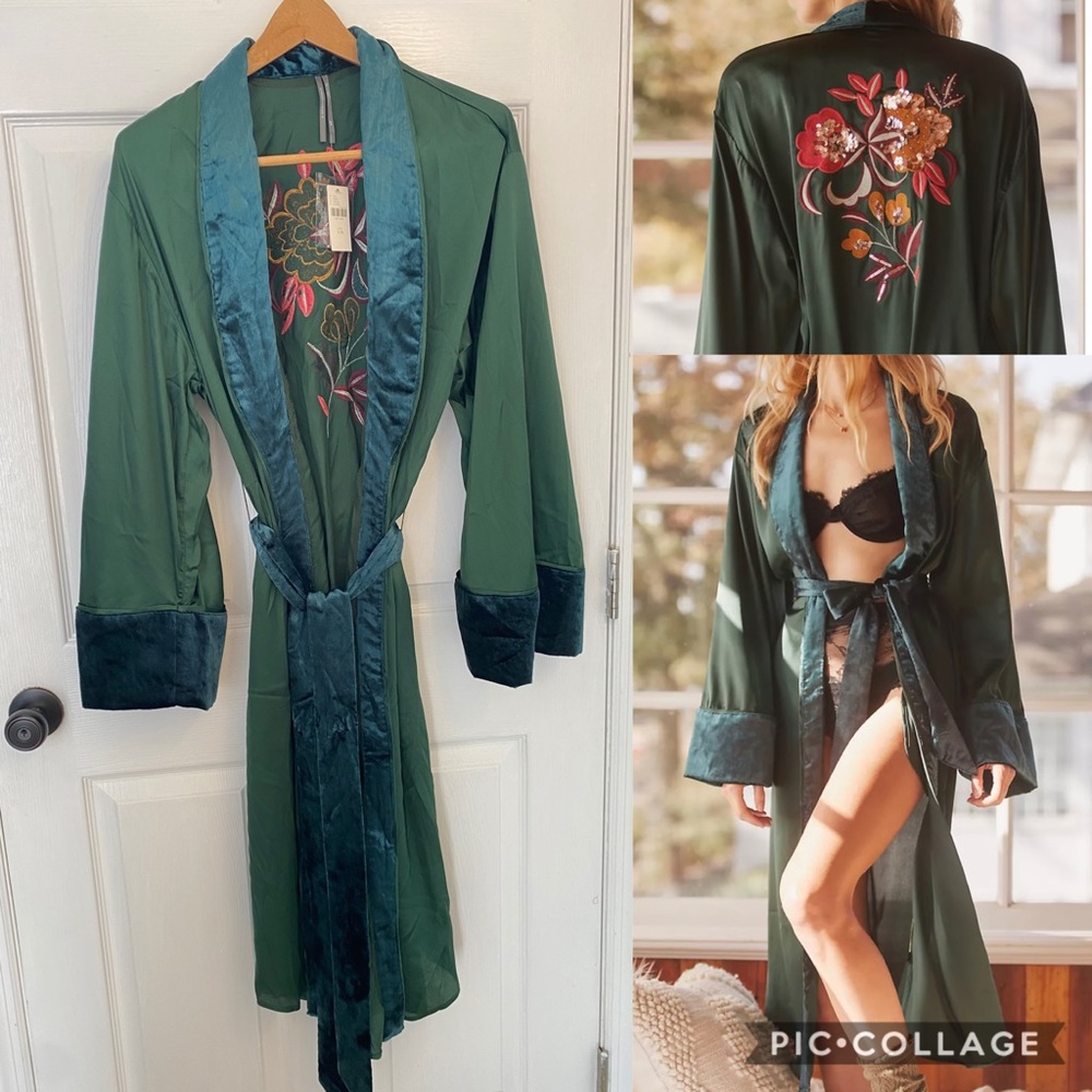 Anthropologie Forrest Green Robe NWT  Small / Med Sequined Flowers  Kimono